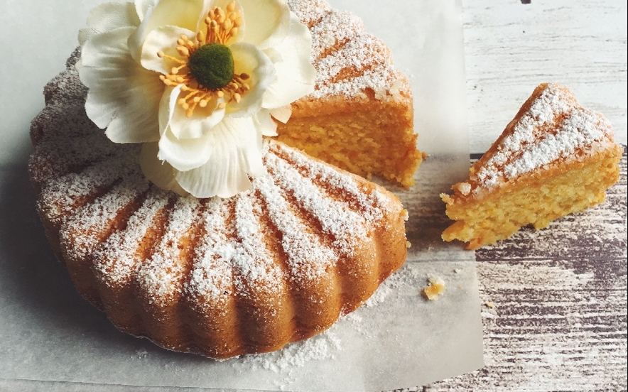 Torta vegana di arance e carote