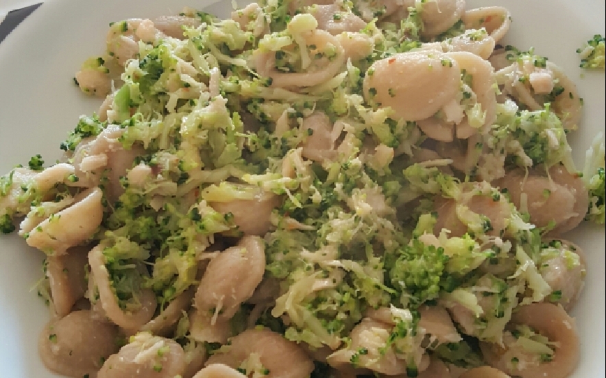 Orecchiette broccoli e salmone