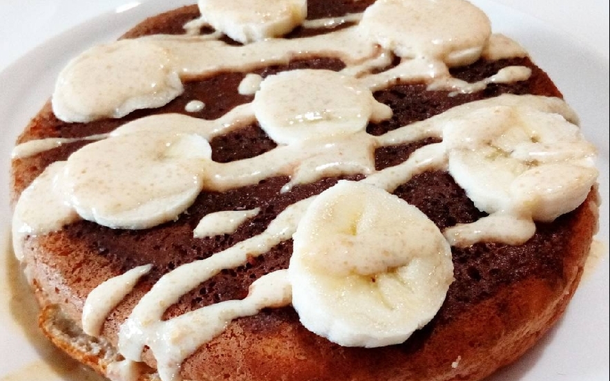 Banana pancake e mix di noci