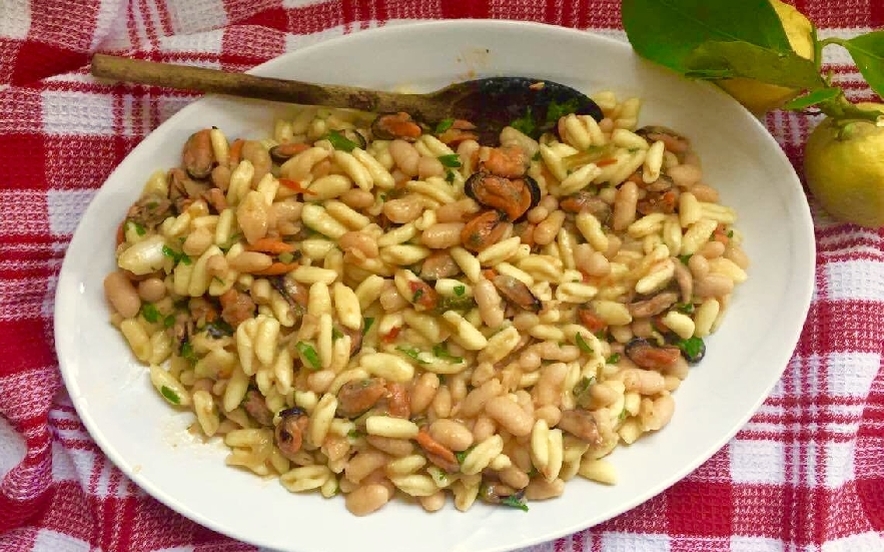 Cicatelli, fagioli e cozze