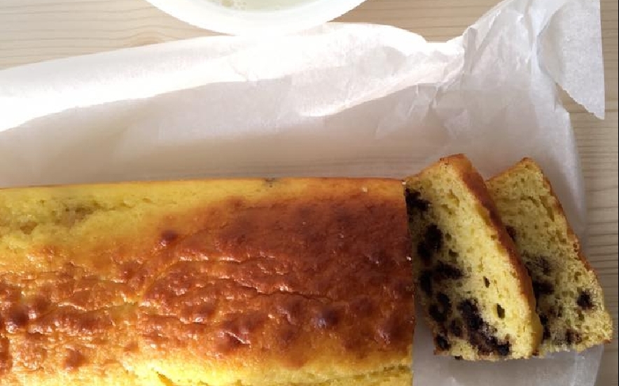 Plumcake con ricotta e gocce di cioccolato