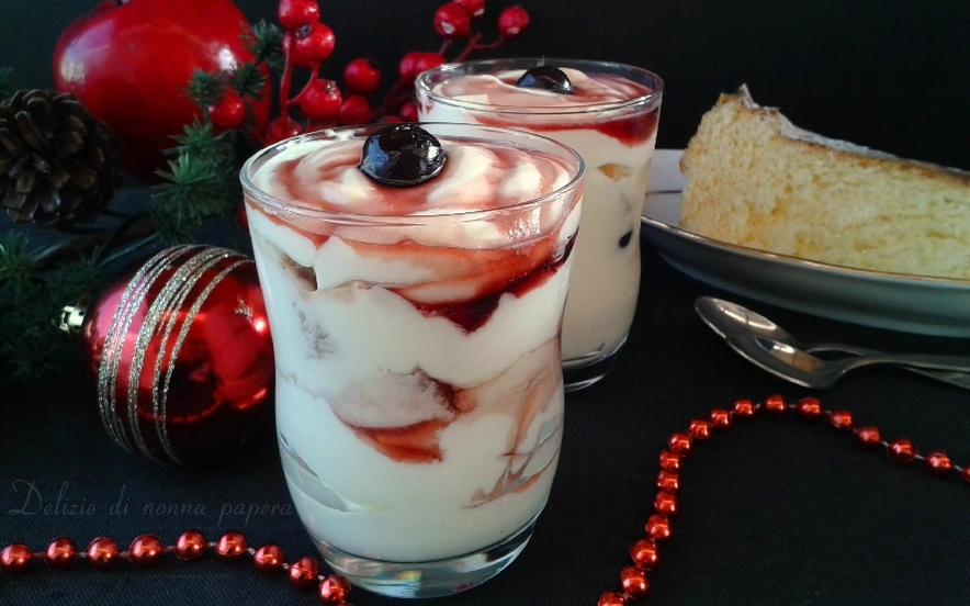 Tiramisù con pandoro e amarene