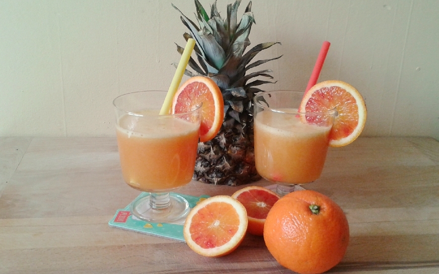 Succo di arancia e ananas