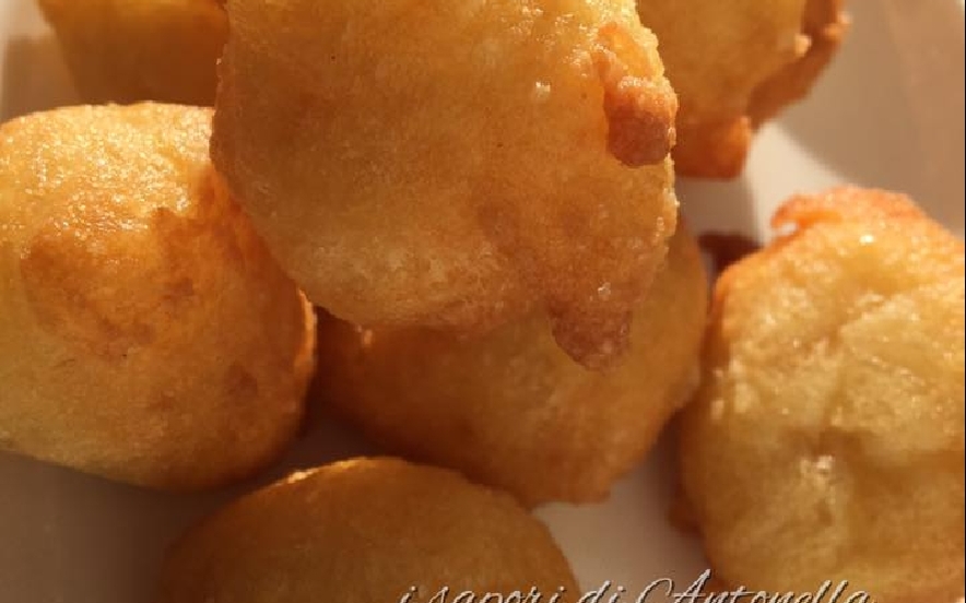 Pettole o popizze (frittelle baresi)