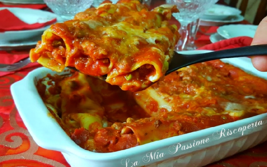 Cannelloni ripieni di ragu