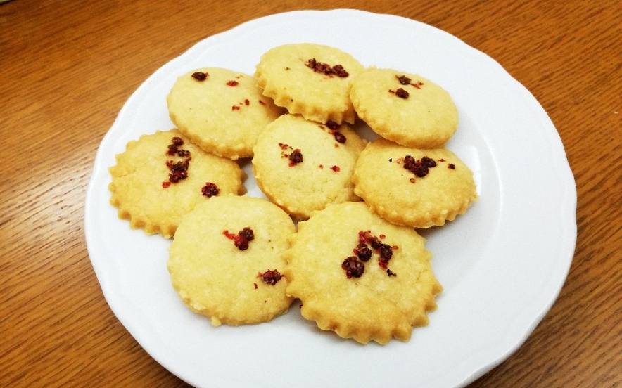 Biscotti salati al pepe rosa