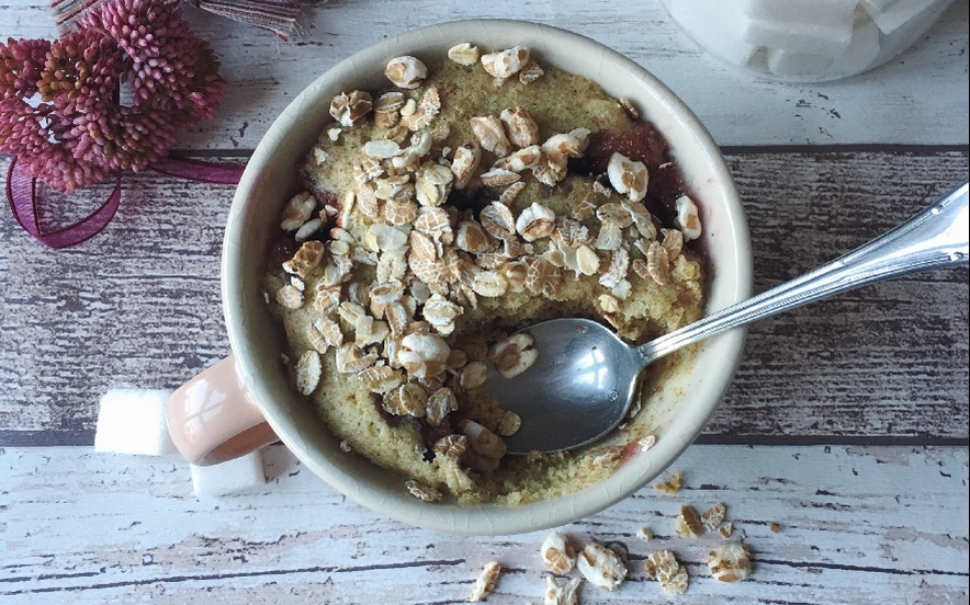 Mug cake vegana ai cereali