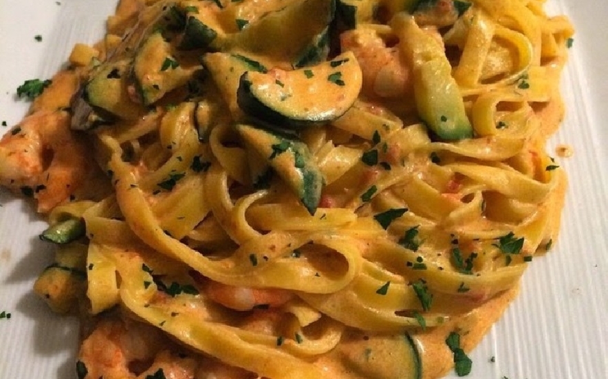 Tagliatelle con zucchine e gamberetti