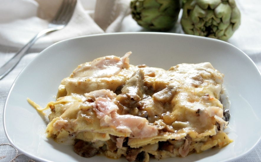 Lasagne con carciofi, funghi e prosciutto cotto