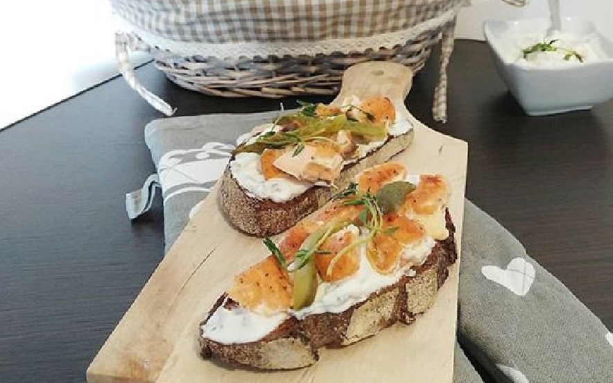 Bruschetta al salmone