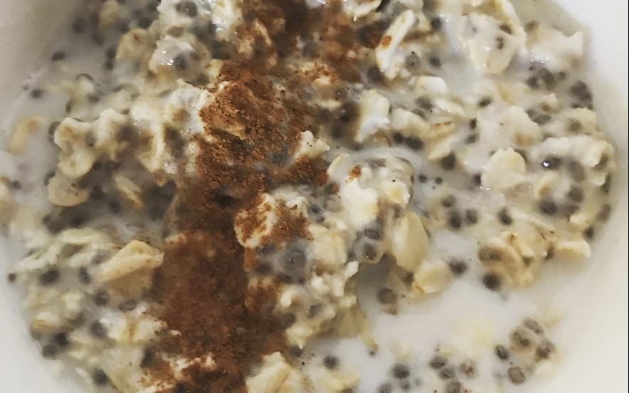 Porridge di fiocchi d'avena con semi di chia