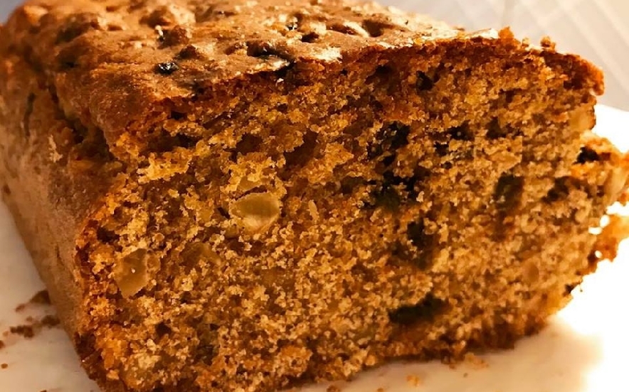 Plumcake integrale con nocciole e prugne secche