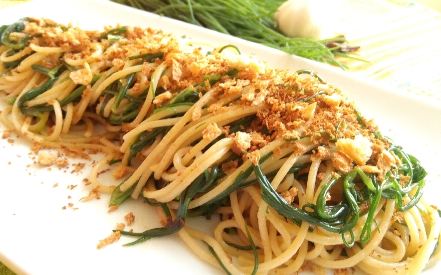 Spaghetti agretti e briciole