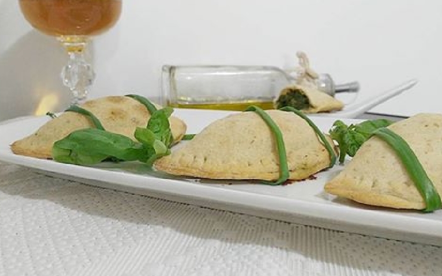 Panzerotti alla birra con spinaci e gorgonzola