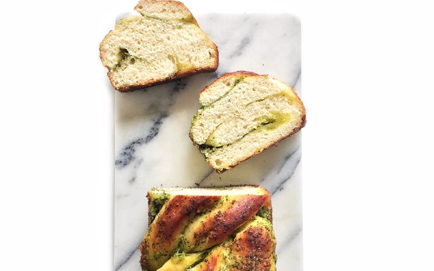 Treccia brioche al pesto di rucola