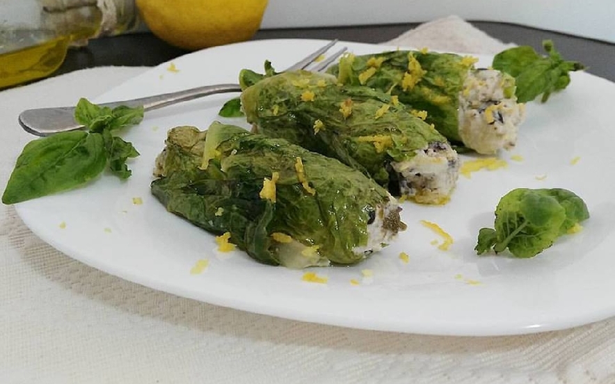 Foglie di lattuga stufate alla ricotta