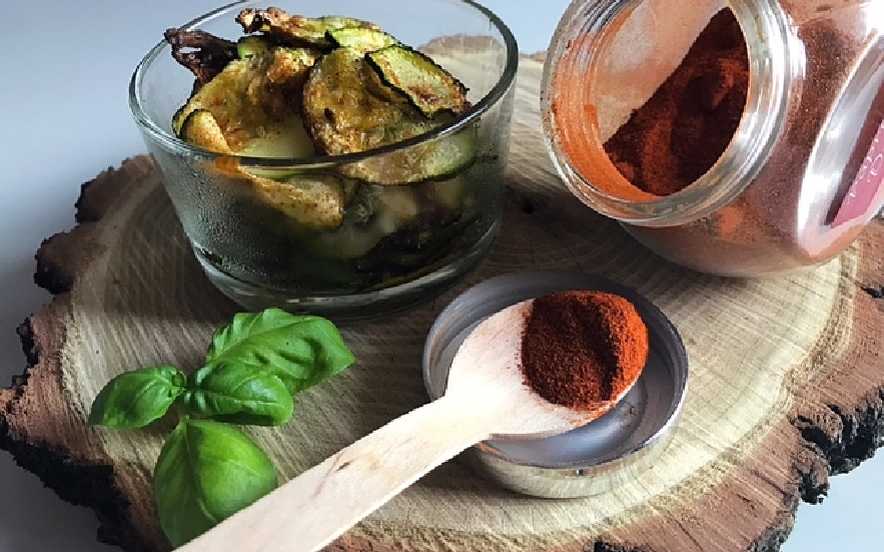 Chips di zucchine alla paprika