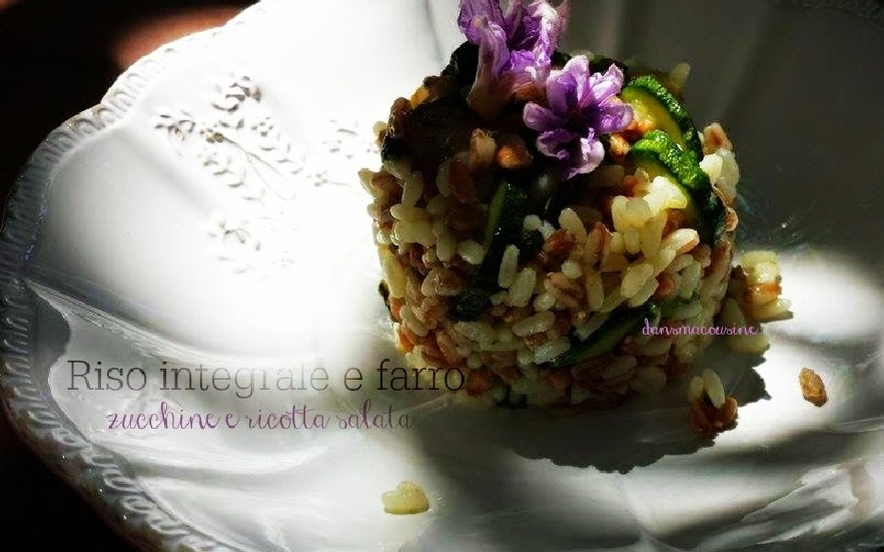 Riso integrale e farro zucchine e ricotta salata