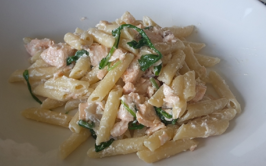 Penne salmone fresco, rucola e philadelphia