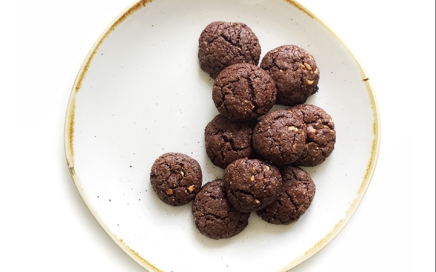 Biscotti cioccolato intenso e nocciole