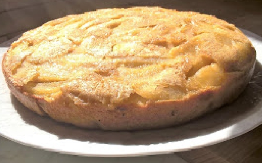 Torta di mele e uvetta