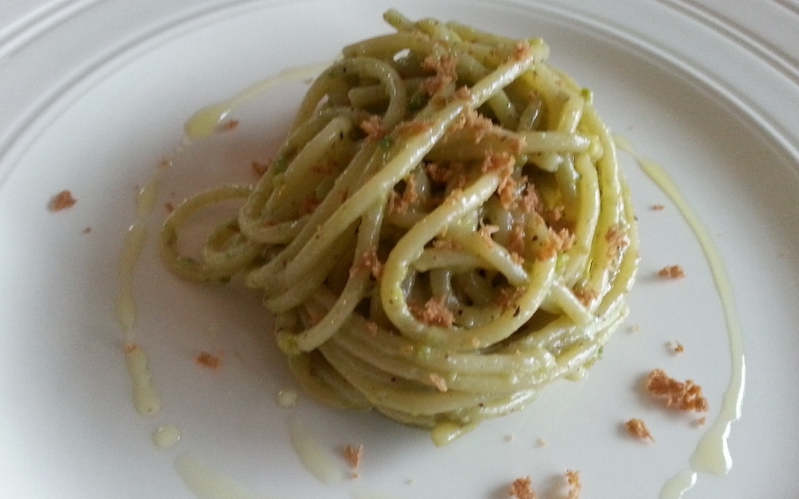 Spaghetti al pesto di pistacchio e bottarga