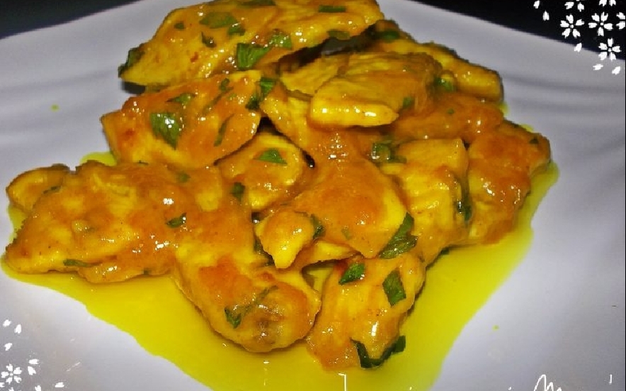 Straccetti di pollo allo zenzero con crema di curcuma