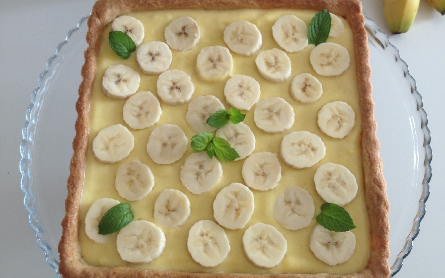 Crostata con crema pasticcera e banane