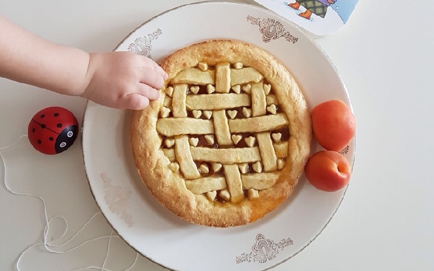 Crostata crema di ricotta e marmellata di pesche