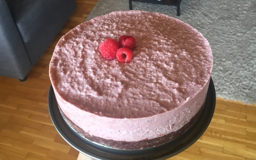 Torta raw vegan cacao e lamponi