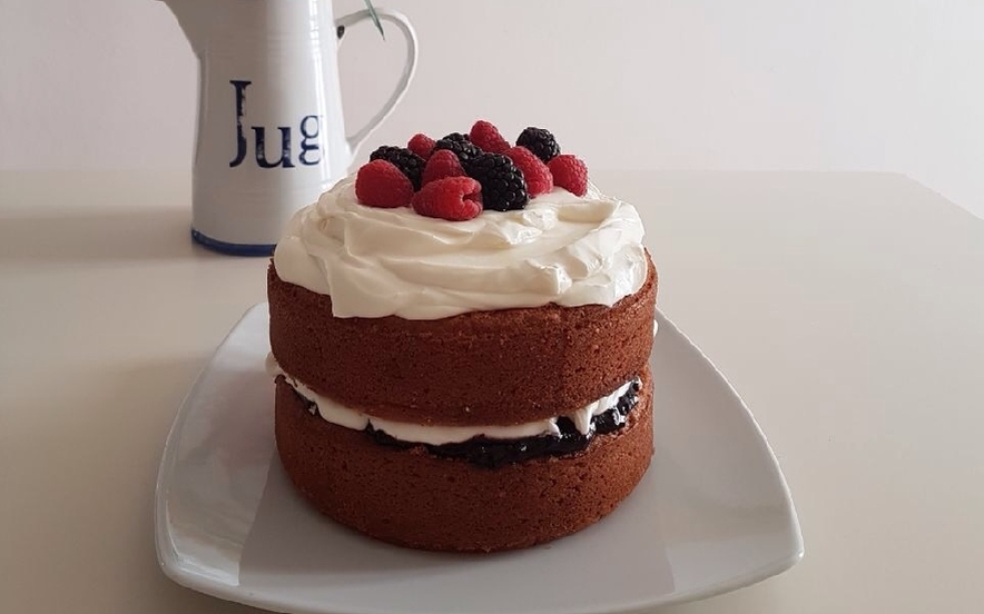 Sponge Cake con frutti di bosco e mascarpone