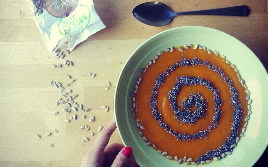 Gazpacho di carote con semini