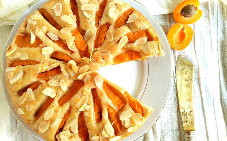 Torta albicocche e mandorle, vegana e quasi light