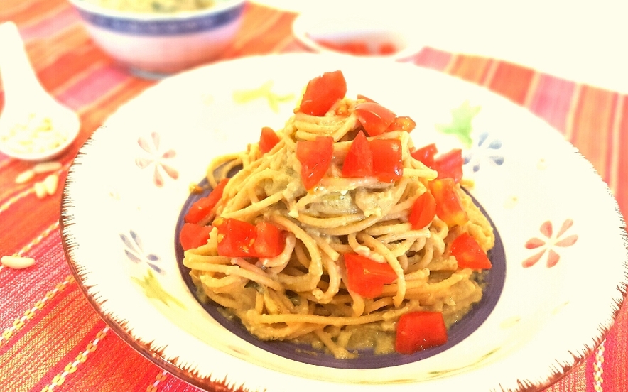 Spaghetti integrali con pesto di melanzane