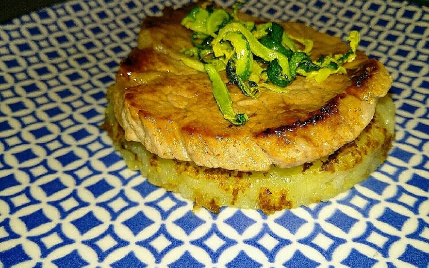 Coppa di maiale su rosti e zucchine croccanti