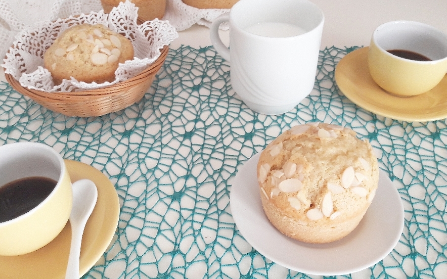 Muffins al latte di mandorla