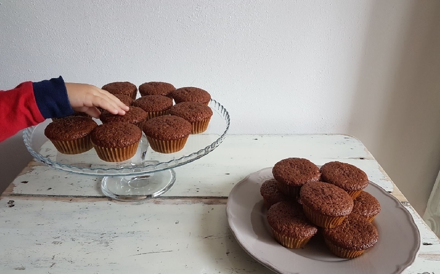 Muffin al cacao e gocce di cioccolato