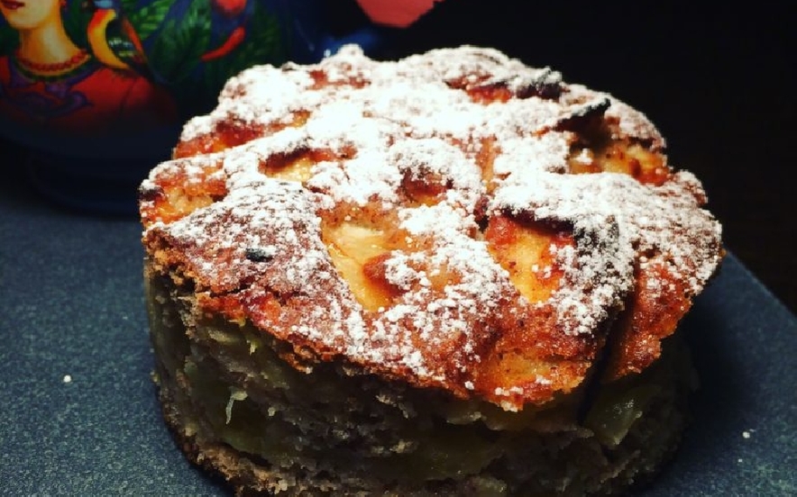 Torta di mele, mandorle e cannella