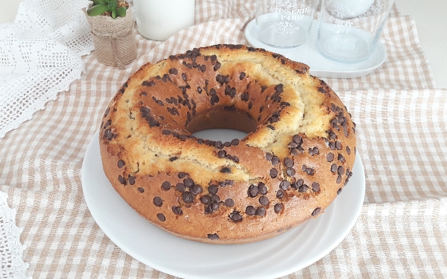 Ciambellone con gocce di cioccolato