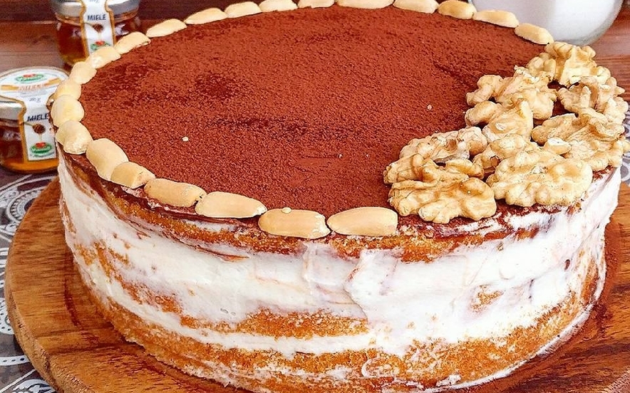 Naked cake con crema alla vaniglia e nutella