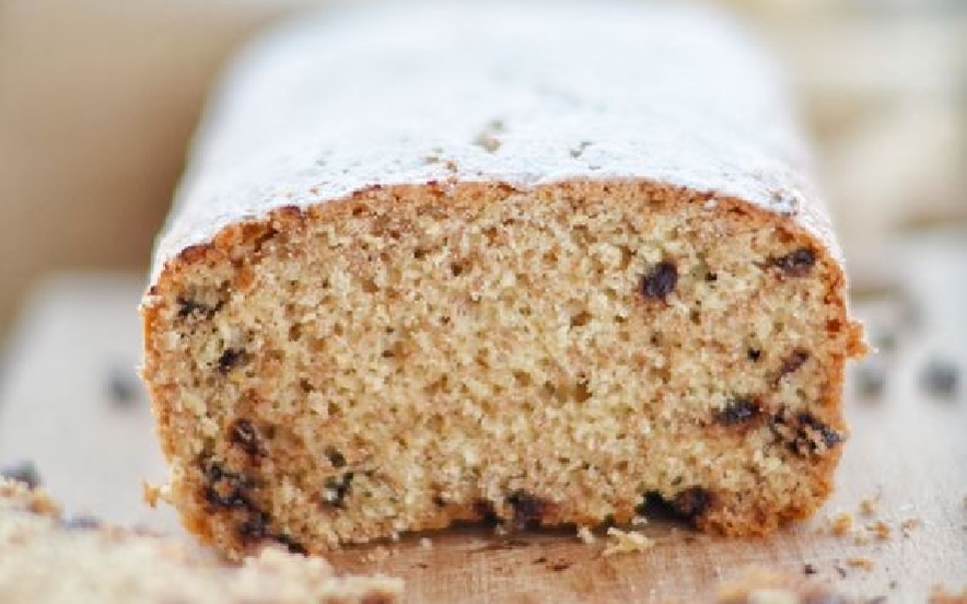 Plumcake al cocco con gocce di cioccolato e yogurt