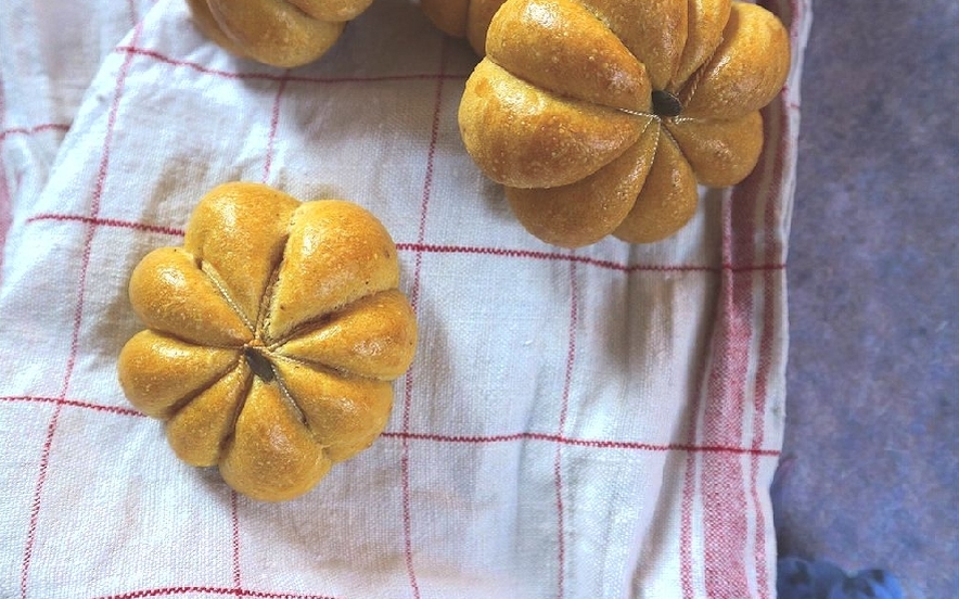 Panini alla zucca per Halloween