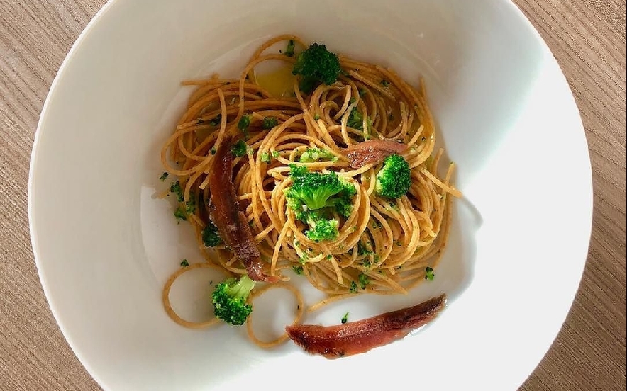 Spaghetti integrali ai broccoletti e alici