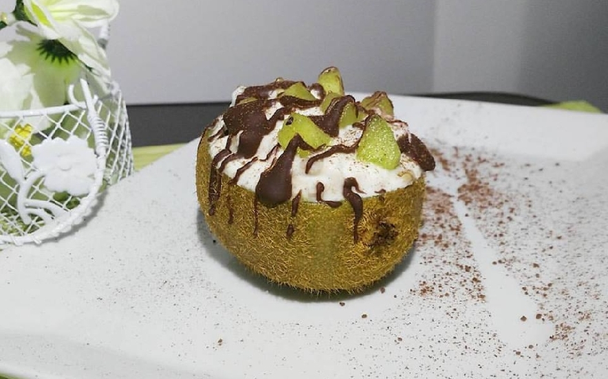 Kiwi goloso alla ricotta e amaretti