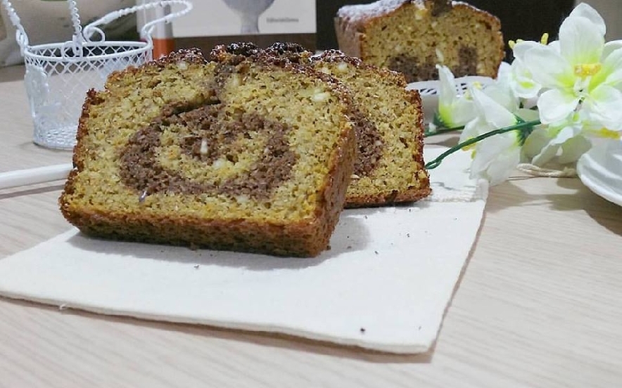 Plumcake variegato alla zucca e amaretti