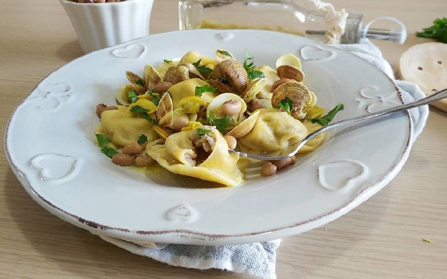 Tortelli con fagiolina del trasimeno e vongole