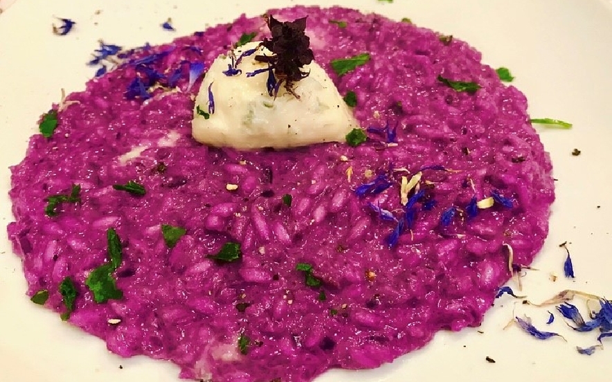 Risotto con cavolo cappuccio viola e gorgonzola