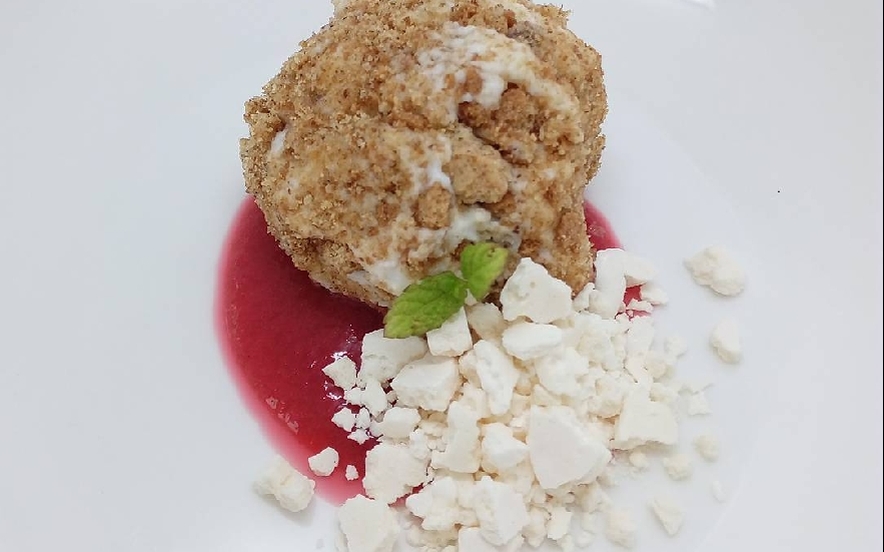 Rocher di ricotta, lampone e meringa