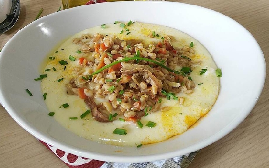 Zuppa di farro e porcini su vellutata allo zenzero