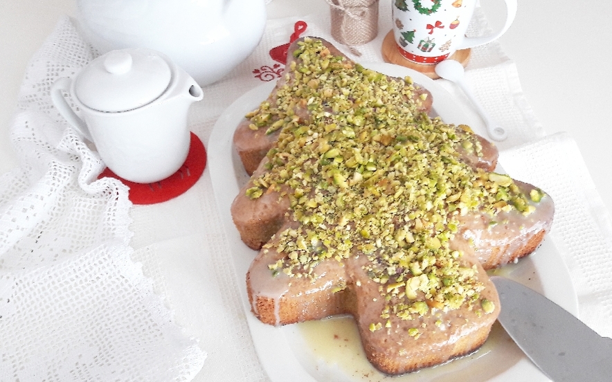 Albero di Natale al pistacchio e cioccolato bianco